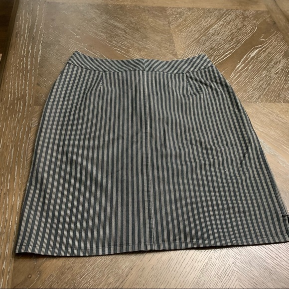 Clere skirt - Picture 3 of 10